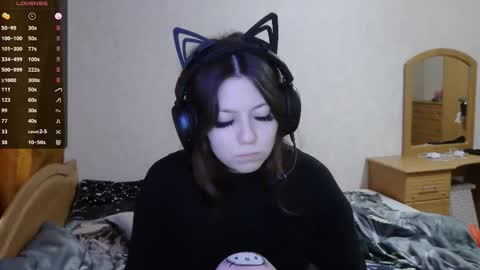 Snapshot of dawndollins chatting on October 30, 5:20 am Alice online show from October 30, 5:20 am