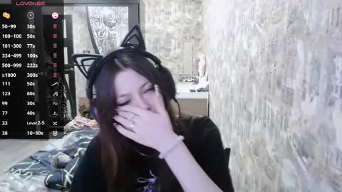 Snapshot of dawndollins chatting on November 11, 8:14 am Alice online show from November 11, 8:14 am