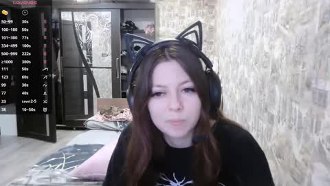 Snapshot of dawndollins chatting on November 13, 8:35 am Alice online show from November 13, 8:35 am