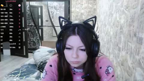 Snapshot of dawndollins chatting on November 18, 7:24 am Alice online show from November 18, 7:24 am