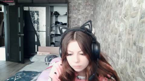 Snapshot of dawndollins chatting on November 19, 7:41 am Alice online show from November 19, 7:41 am