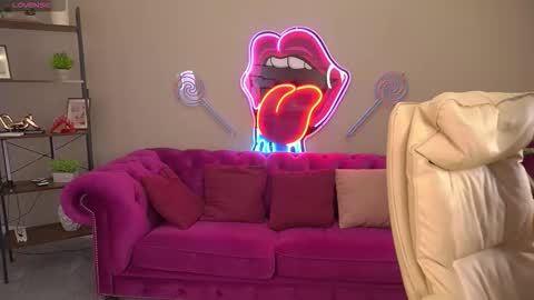 DawnGwin      Sasha online show from March 17, 1:36 pm