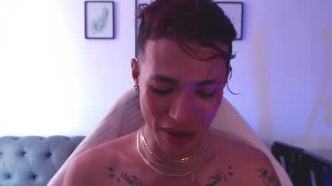 Snapshot of daxonreyy_ chatting on November 15, 4:03 pm Daxon online show from November 15, 4:03 pm