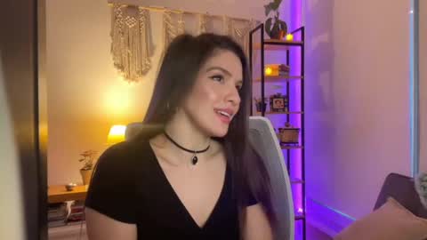 Snapshot of dayanavtx chatting on November 3, 6:42 pm dayanavtx online show from November 3, 6:42 pm