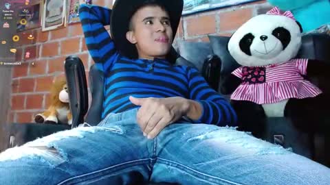 dayro_dduran online show from March 7, 7:44 pm