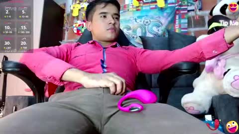 dayro_dduran online show from June 21, 7:05 pm
