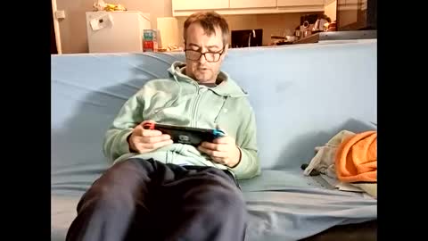 Dazzill online show from December 15, 7:31 pm