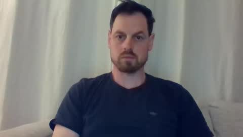 ddraig online show from April 10, 11:42 pm