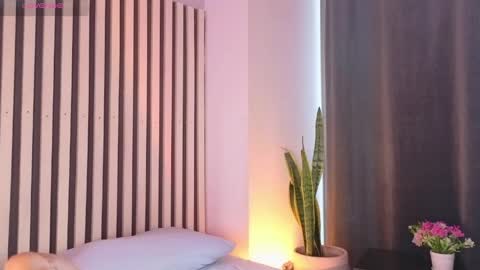 Snapshot of dea_athenea chatting on May 6, 8:14 pm dea_athenea online show from May 6, 8:14 pm