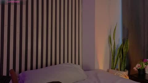 Snapshot of dea_athenea chatting on May 13, 8:06 pm dea_athenea online show from May 13, 8:06 pm