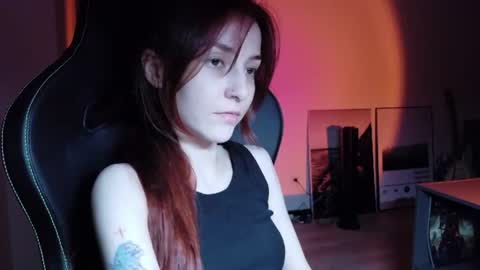 Snapshot of dead_girll chatting on July 3, 11:33 pm freak online show from July 3, 11:33 pm