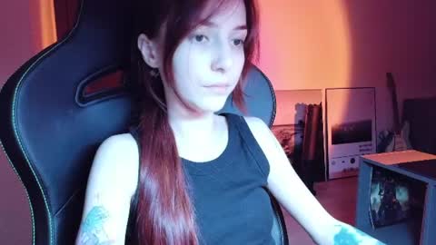 Snapshot of dead_girll chatting on July 4, 11:44 pm freak online show from July 4, 11:44 pm