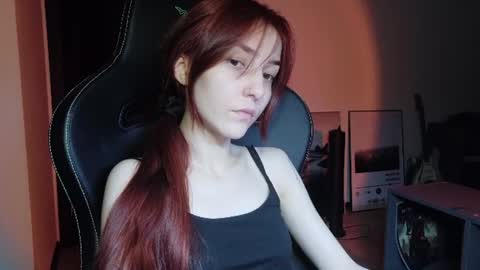 Snapshot of dead_girll chatting on July 26, 12:08 am freak online show from July 26, 12:08 am