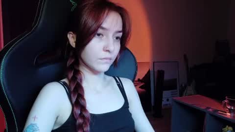 Snapshot of dead_girll chatting on August 3, 10:13 pm freak online show from August 3, 10:13 pm