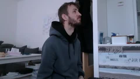 robert online show from March 17, 4:43 pm