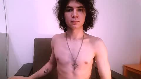 Snapshot of dean_raven chatting on November 30, 5:22 am dean_raven online show from November 30, 5:22 am