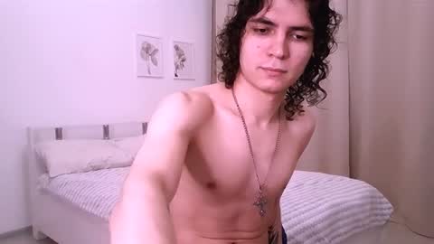 Snapshot of dean_raven chatting on December 16, 3:33 am dean_raven online show from December 16, 3:33 am