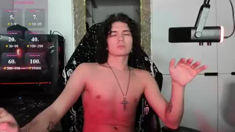 Snapshot of dean_raven chatting on August 4, 12:25 am dean_raven online show from August 4, 12:25 am