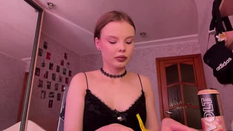 Dee online show from May 31, 9:05 am
