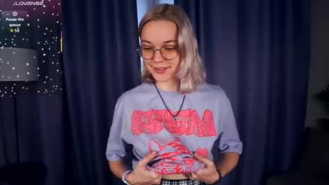 Charlie 18yo online show from October 28, 5:33 am