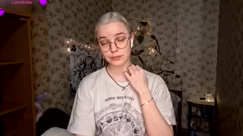 Charlie 18yo online show from December 16, 6:13 pm