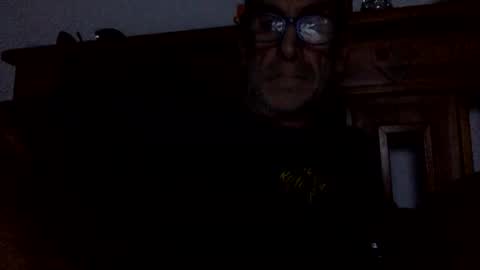Snapshot of deanofflove2210 chatting on December 29, 7:00 pm deanofflove2210 online show from December 29, 7:00 pm