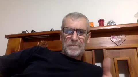 Snapshot of deanofflove2210 chatting on January 4, 7:55 am deanofflove2210 online show from January 4, 7:55 am
