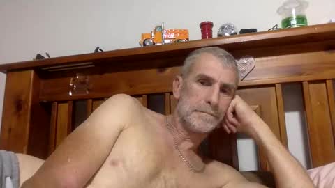 Snapshot of deanofflove2210 chatting on January 7, 1:49 am deanofflove2210 online show from January 7, 1:49 am
