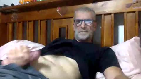 Snapshot of deanofflove2210 chatting on January 9, 5:23 am deanofflove2210 online show from January 9, 5:23 am