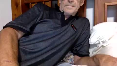 Snapshot of deanofflove2210 chatting on March 9, 5:11 am deanofflove2210 online show from March 9, 5:11 am