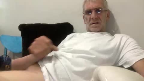 deanofflove221000 online show from February 24, 6:22 am