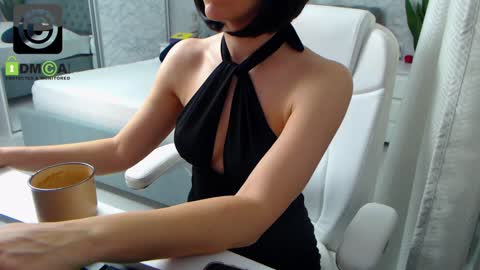 Elly online show from December 6, 8:37 am