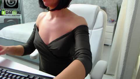 Elly online show from January 7, 1:24 pm