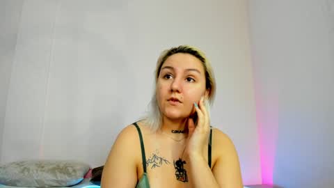 Snapshot of debbie_taylor chatting on December 2, 9:28 pm Debbie Mon Tue Fri Sun Sat GMT 3 1000am - 0400pm online show from December 2, 9:28 pm
