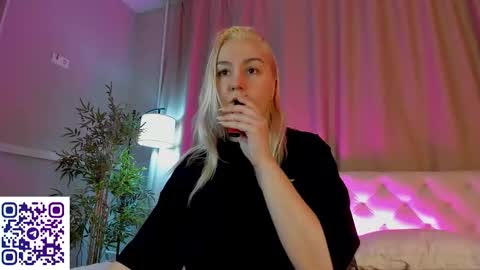 Snapshot of debbie_taylor chatting on November 27, 4:20 pm Debbie Mon Tue Fri Sun Sat GMT 3 1000am - 0400pm online show from November 27, 4:20 pm