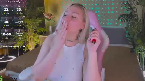 Snapshot of debbie_taylor chatting on June 16, 5:48 pm Debbie Mon Tue Fri Sun Sat GMT 3 1000am - 0400pm online show from June 16, 5:48 pm