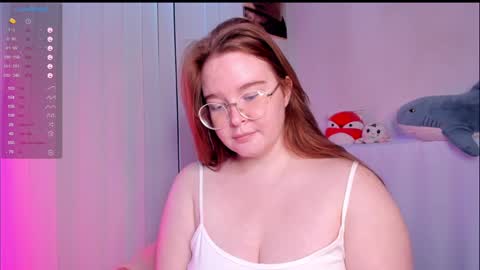 Snapshot of debbiewood chatting on December 9, 9:39 am DeboraDebbieDee online show from December 9, 9:39 am