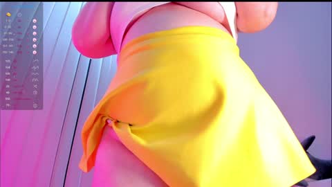 Snapshot of debbiewood chatting on December 27, 6:35 am DeboraDebbieDee online show from December 27, 6:35 am