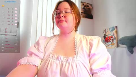 Snapshot of debbiewood chatting on October 17, 6:05 am DeboraDebbieDee online show from October 17, 6:05 am