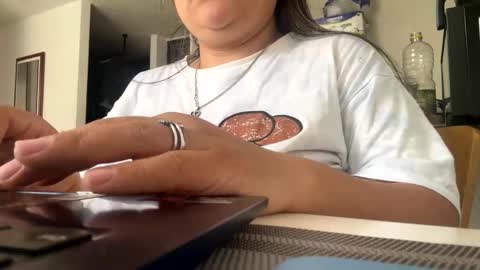Snapshot of debie_lehee chatting on May 20, 1:50 pm Victoria online show from May 20, 1:50 pm