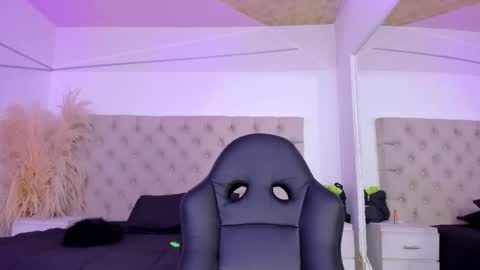 Snapshot of deboracopper chatting on February 27, 10:54 pm DeboraCooper online show from February 27, 10:54 pm