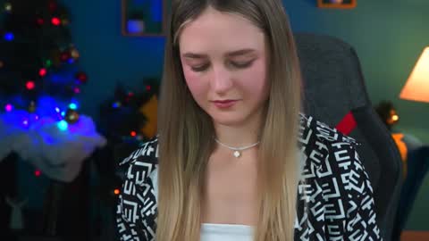 Snapshot of deboralarson chatting on December 20, 5:25 am Debora online show from December 20, 5:25 am