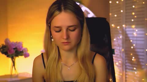 Snapshot of deboralarson chatting on October 13, 3:28 am Debora online show from October 13, 3:28 am