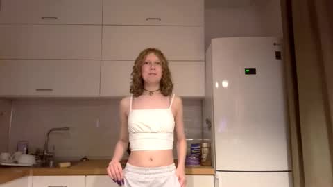 Snapshot of deboramcdonnall chatting on December 15, 2:43 pm Hello My name is Sarah im new model here and little but shy. online show from December 15, 2:43 pm