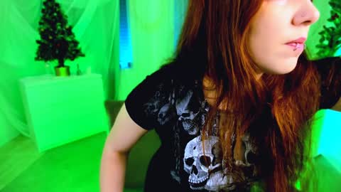 Snapshot of deca_dance chatting on January 7, 4:27 pm Ask me online show from January 7, 4:27 pm