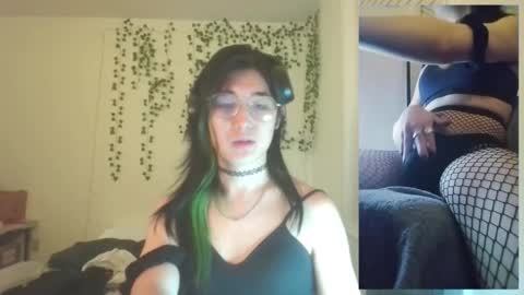 deciduousdoll online show from November 23, 6:35 am