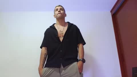 Santiago online show from February 1, 1:23 am