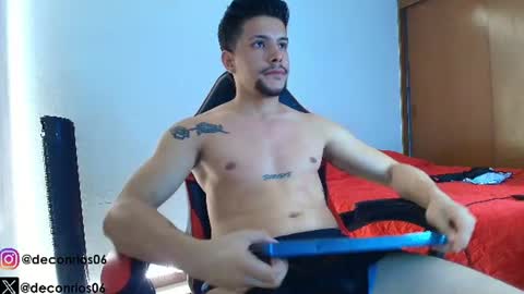Snapshot of deconrios chatting on June 26, 12:15 am Santiago online show from June 26, 12:15 am