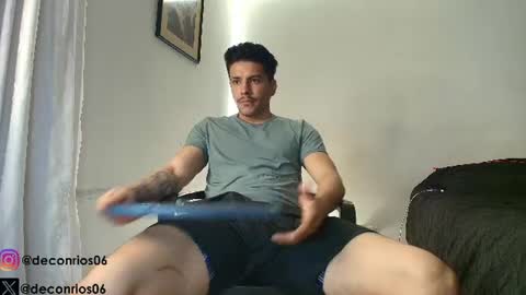 Snapshot of deconrios chatting on July 18, 11:41 pm Santiago online show from July 18, 11:41 pm
