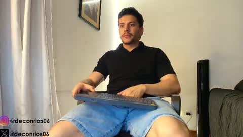 Snapshot of deconrios chatting on July 24, 7:28 am Santiago online show from July 24, 7:28 am